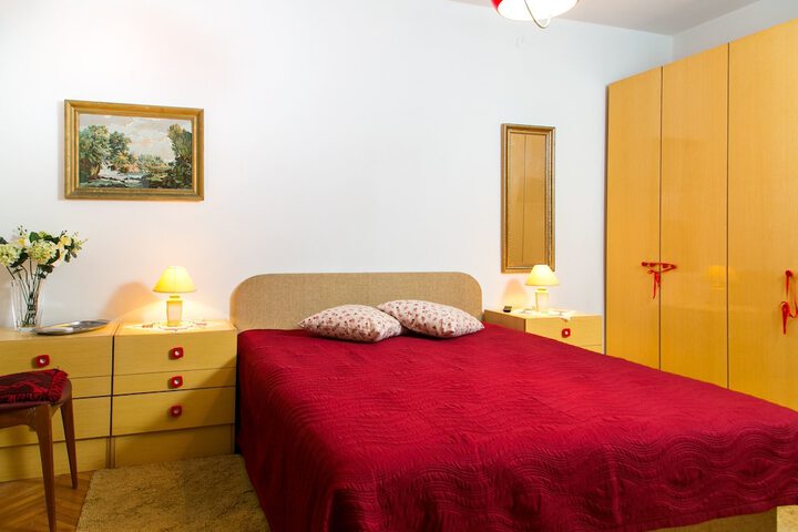 Room 10 of 59