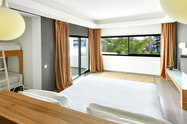 Room 20 of 222