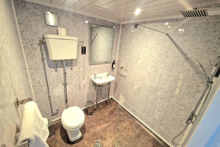 Room 93 of 133