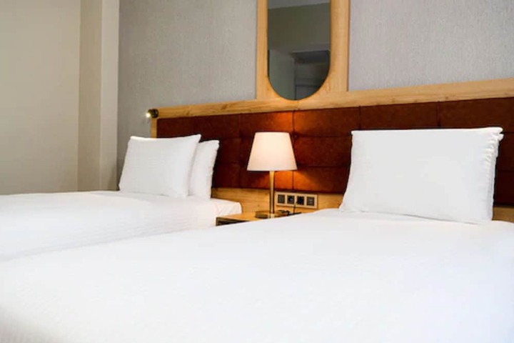 Room 25 of 110