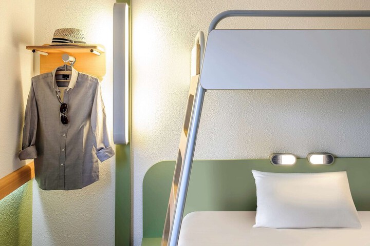 Room 3 of 66