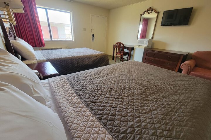 Room 3 of 18