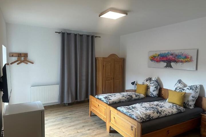 Room 6 of 24
