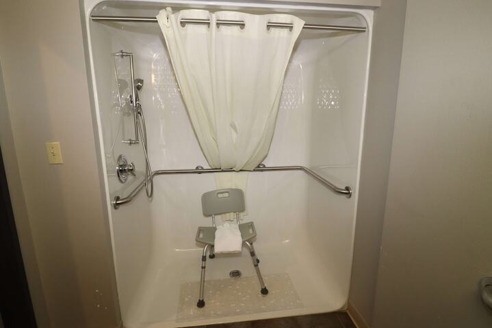1 Queen Bed Mobility Accessible (21 of 21)