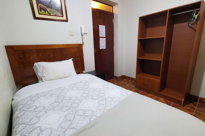 Room 13 of 31