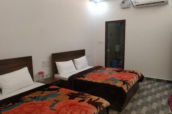 Room 6 of 38