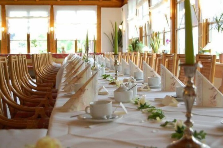 Ballroom/Hall 33 of 40