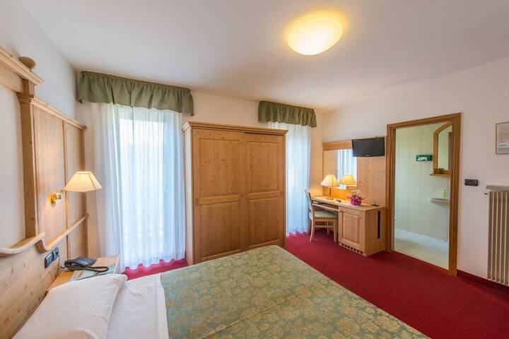 Room 7 of 40