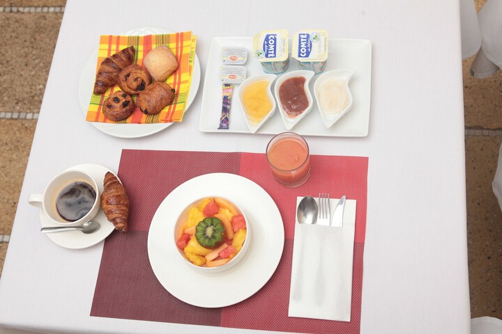 Breakfast/Coffee Service 53 of 71