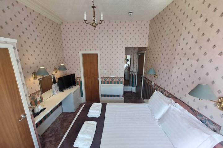 Room 26 of 44
