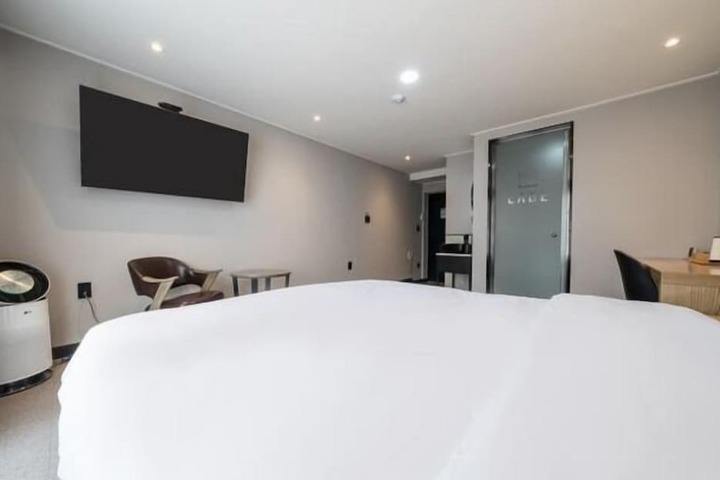 Room 11 of 67