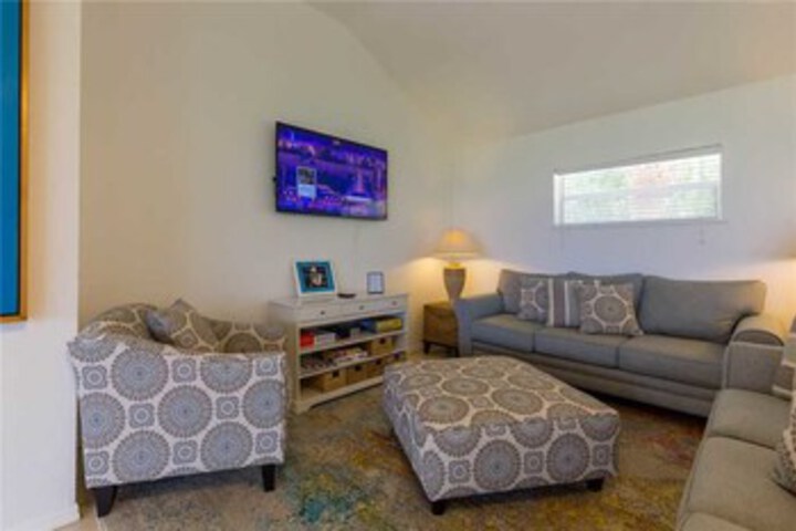 Room 12 of 24