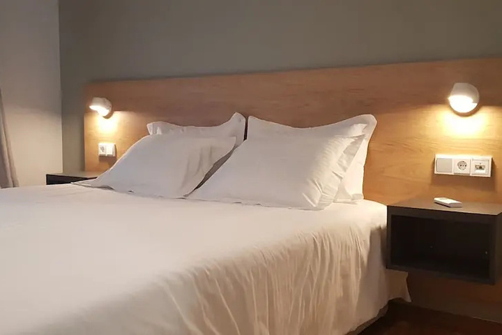 Room 3 of 18