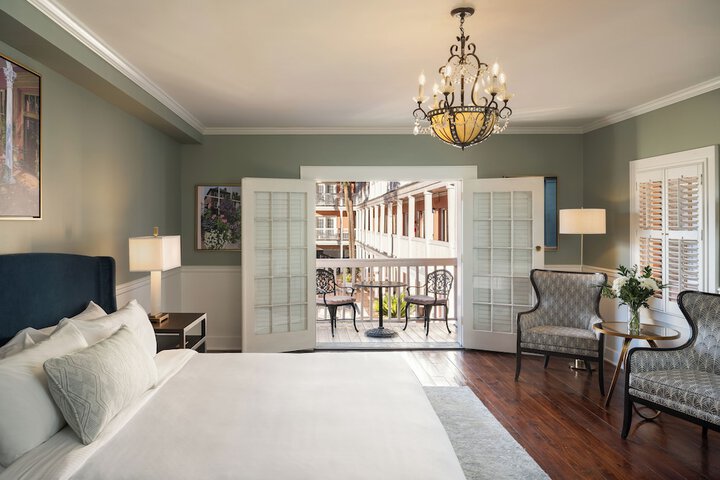 Room 8 of 19