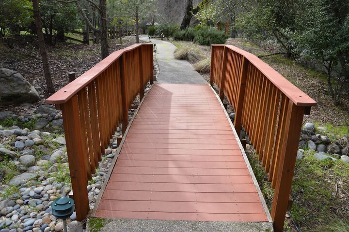 Property Grounds 42 of 51