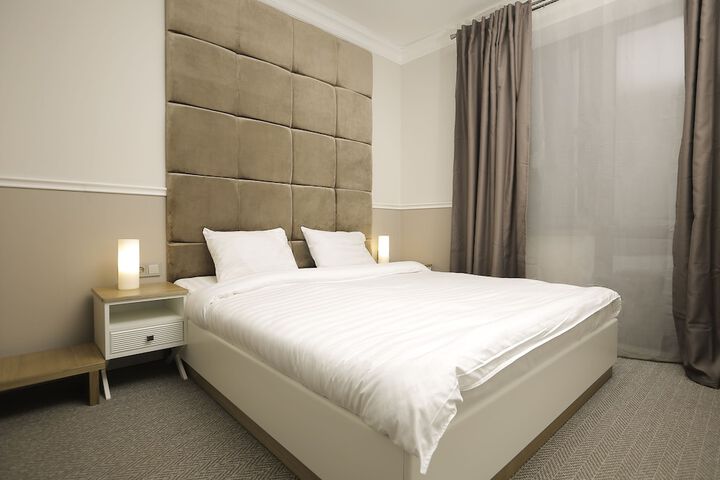 Room 5 of 20