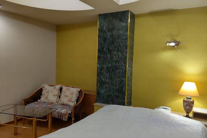 Room 17 of 43