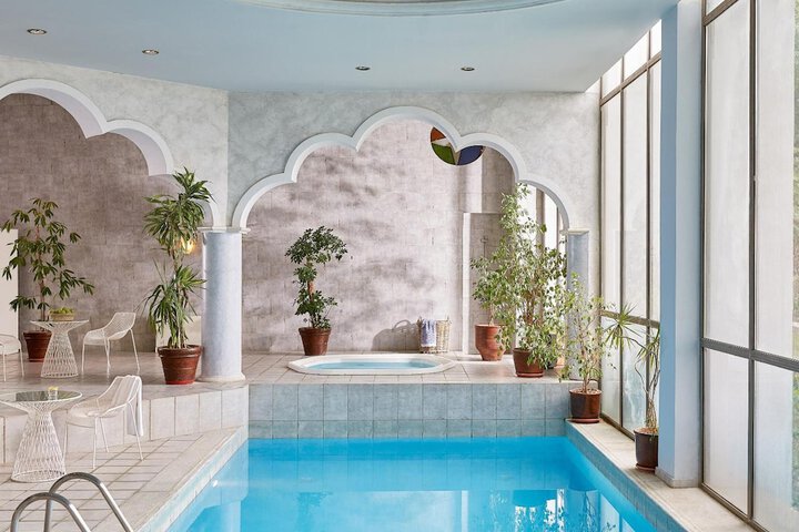 Pool Hotel