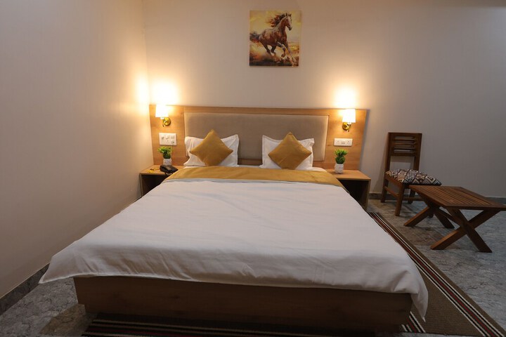 Room 9 of 16