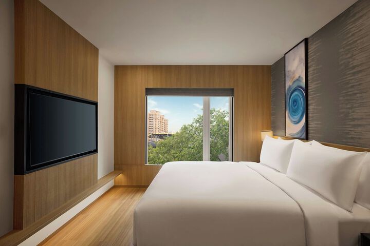 Room 5 of 43
