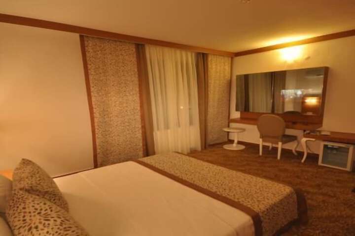 Room 30 of 53