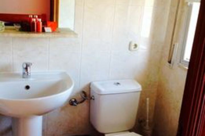 Room 6 of 24