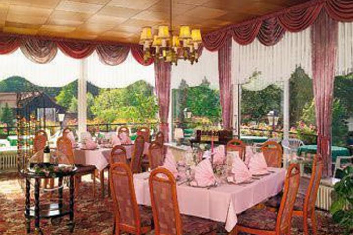 Dining 7 of 7