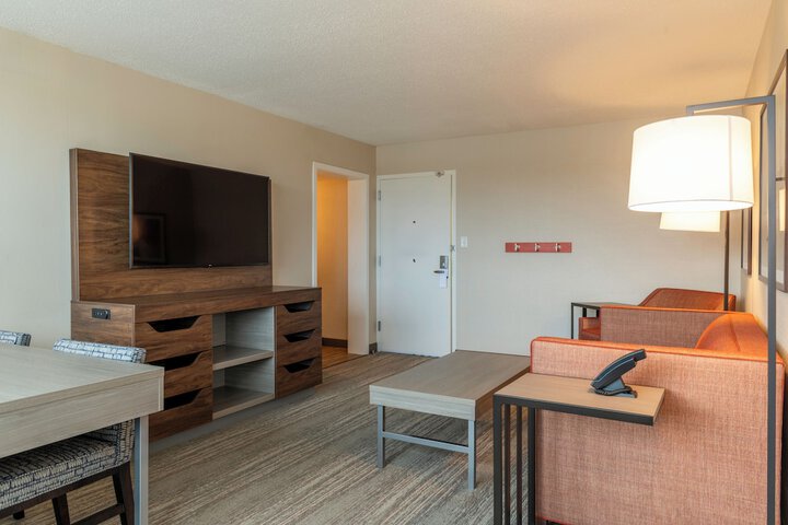 1 King with Microwave, Refrigerator (11 of 15)