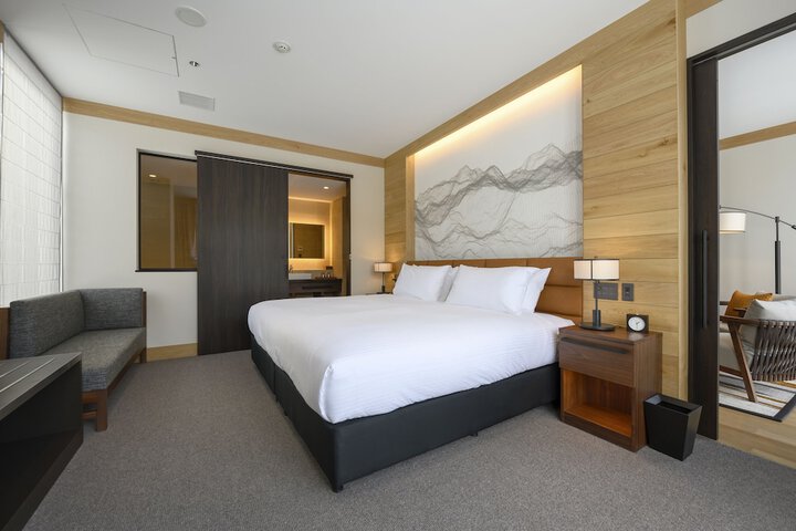 Room 25 of 122