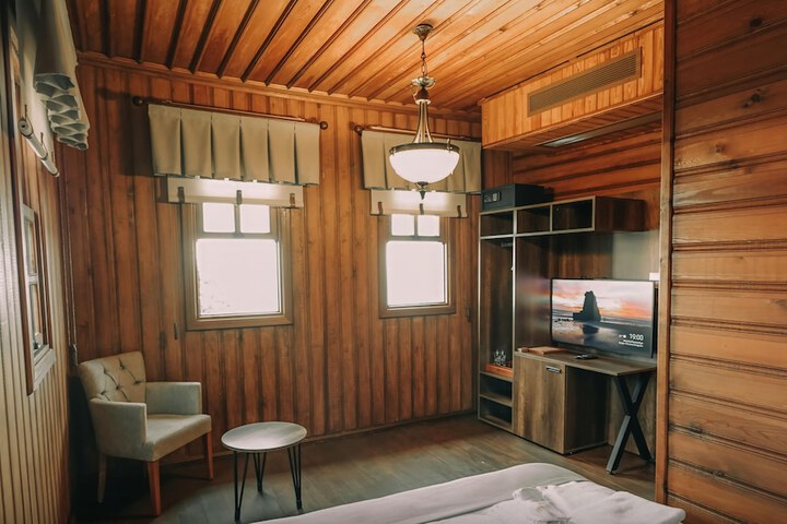Room 6 of 23