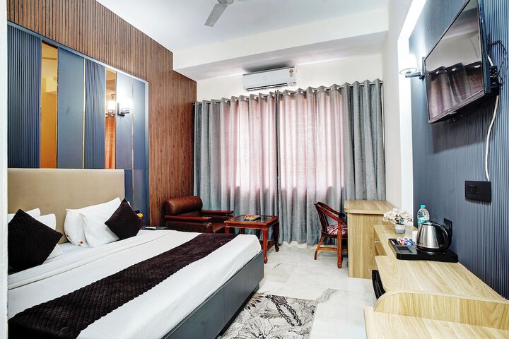 Room 15 of 49