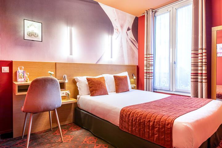 Room 32 of 74