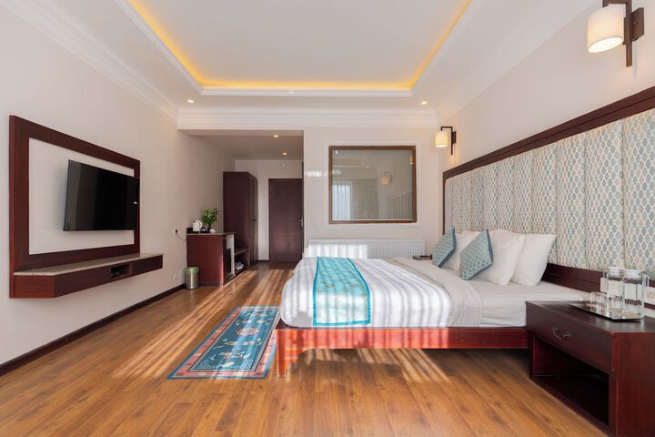 Room 12 of 29