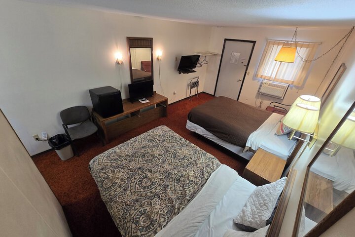 Room 28 of 87