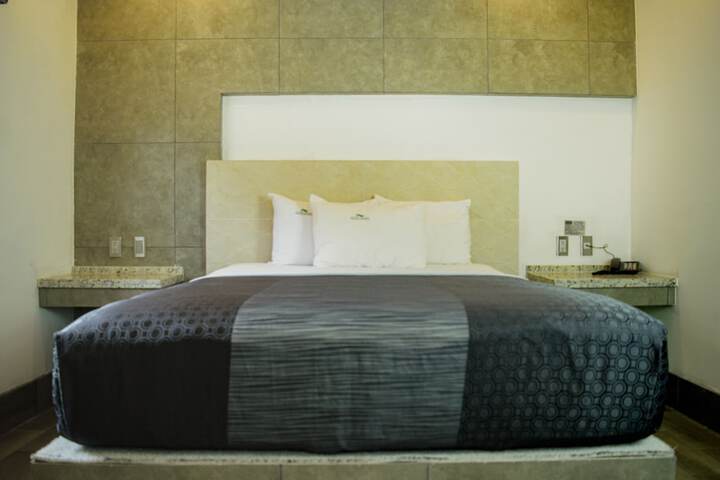 Room 2 of 7