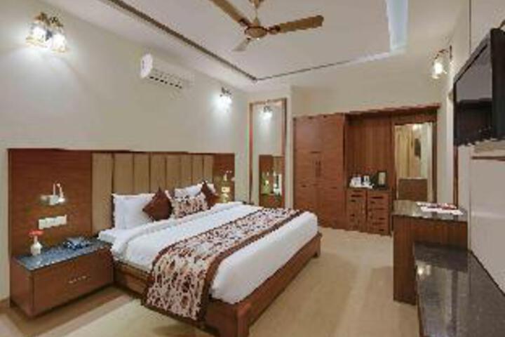Room 42 of 45