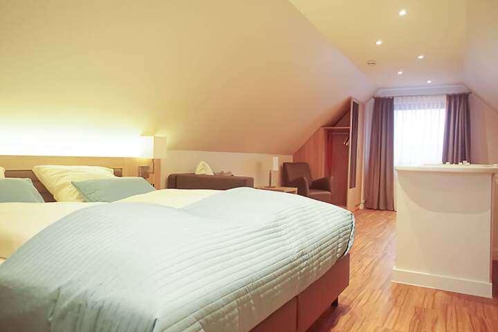 Room 9 of 92