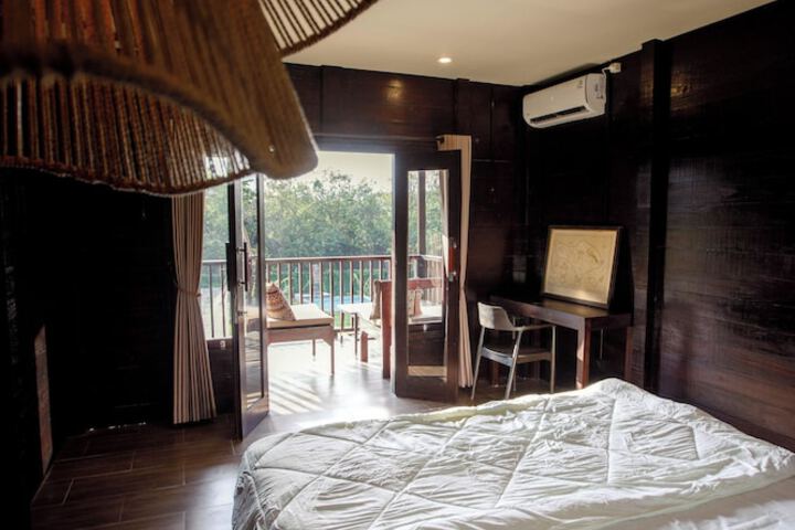Room 10 of 23