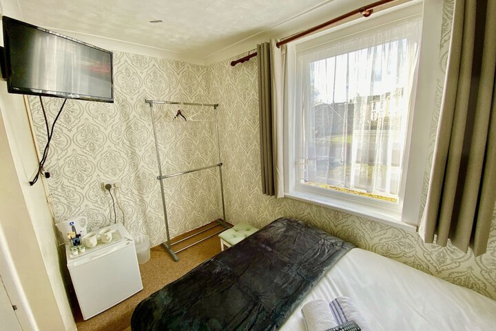 Room 10 of 40