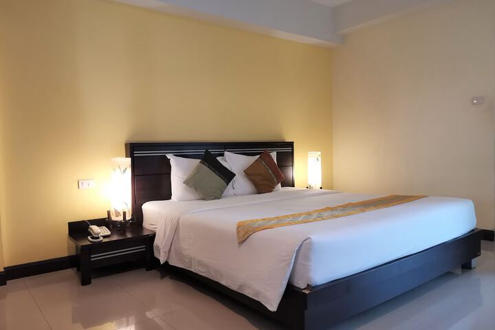 Room 7 of 40