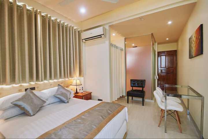 Room 8 of 32