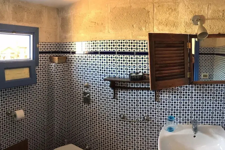 Room 8 of 21