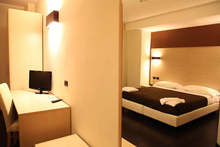Room 12 of 65