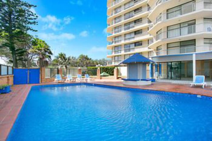 Pool 10 of 11