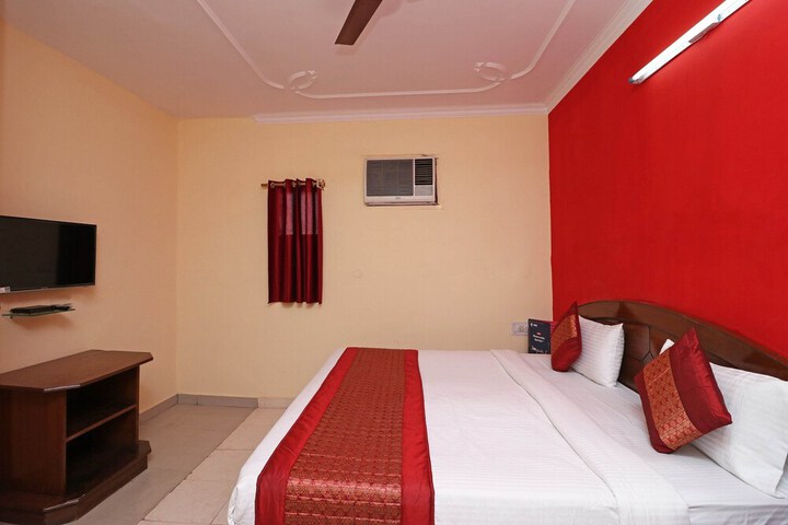 Room 15 of 34