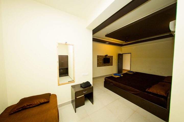Room 53 of 144