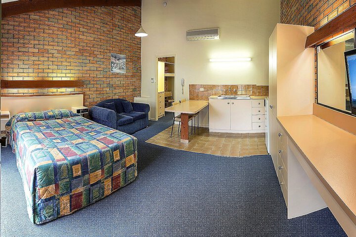 Room 8 of 42