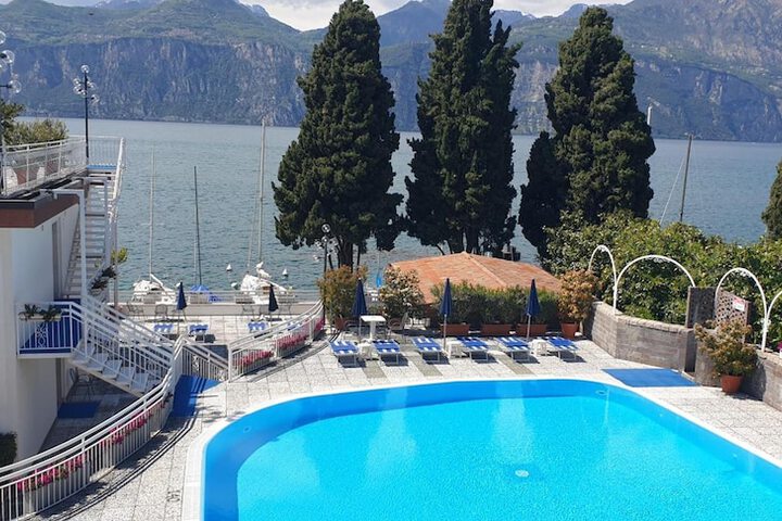 Pool 6 of 20