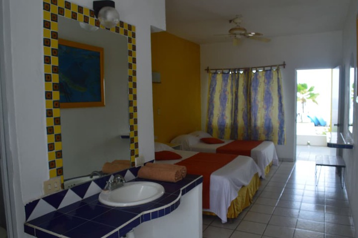 Room 6 of 44