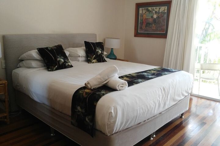 Room 27 of 207